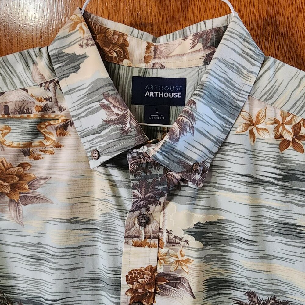 Men's Large Arthouse Hawaiian Short Sleeve Button Down Shirt